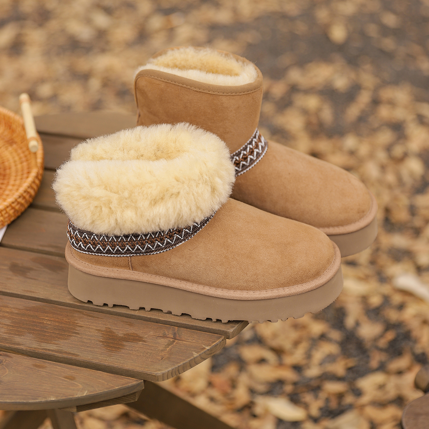 简约圆头短筒拼接长绒雪地靴厚底