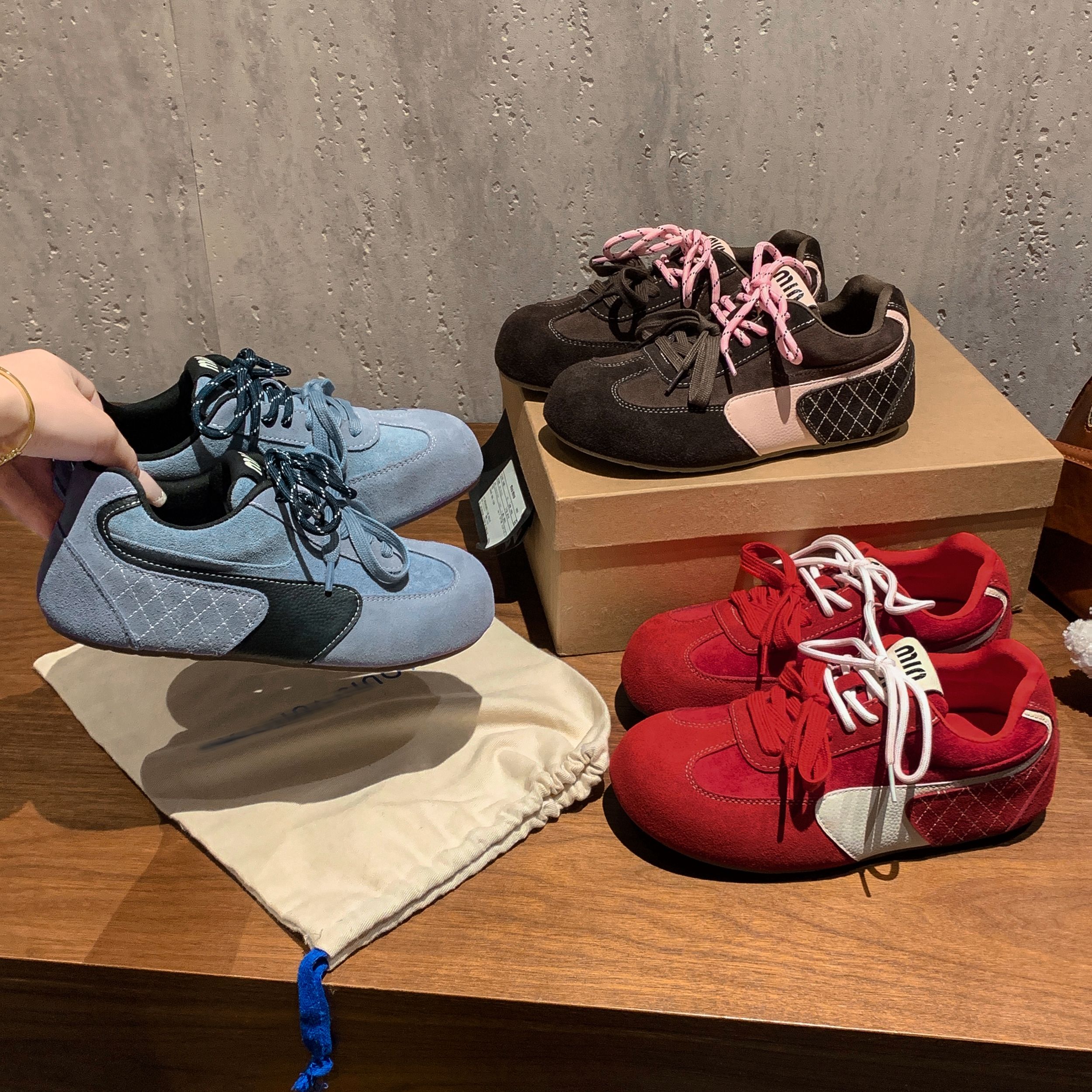 时尚圆头深口拼接系带厚底德训鞋