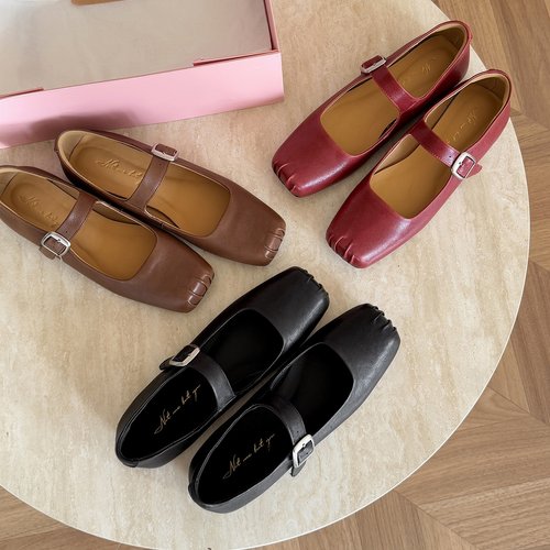 复古方头浅口一字带玛丽珍平跟