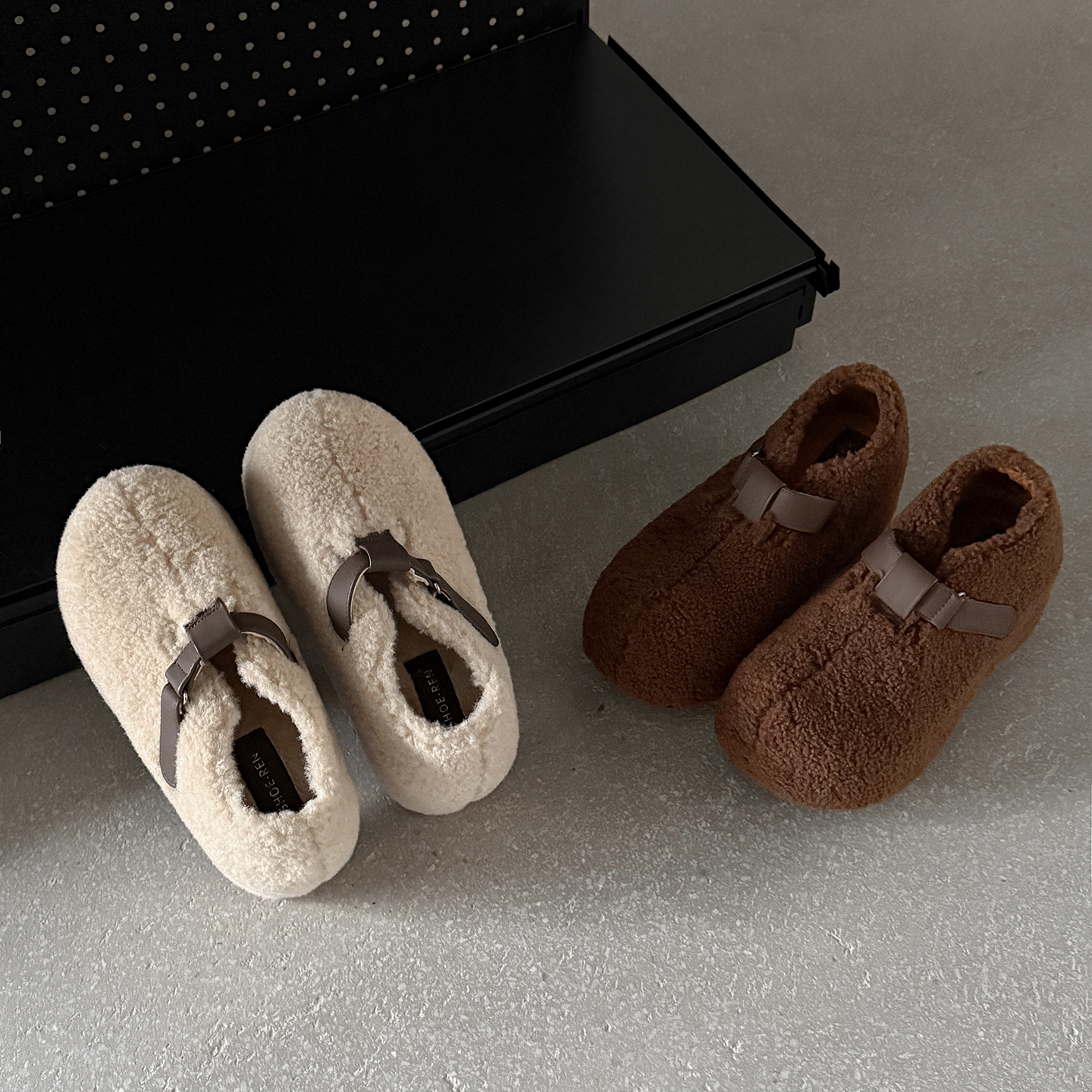 简约圆头深口皮带扣长绒毛毛鞋