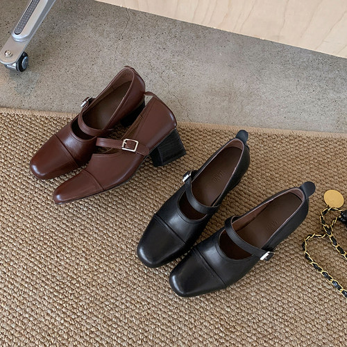 复古圆头浅口一字带玛丽珍粗跟