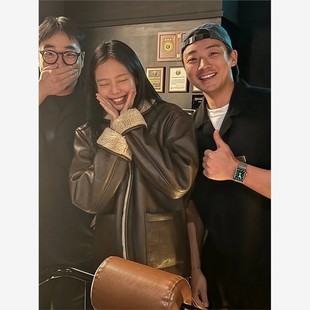 原版金智妮同款美拉德棕皮衣外套女秋冬季新加厚复古设计感皮毛一