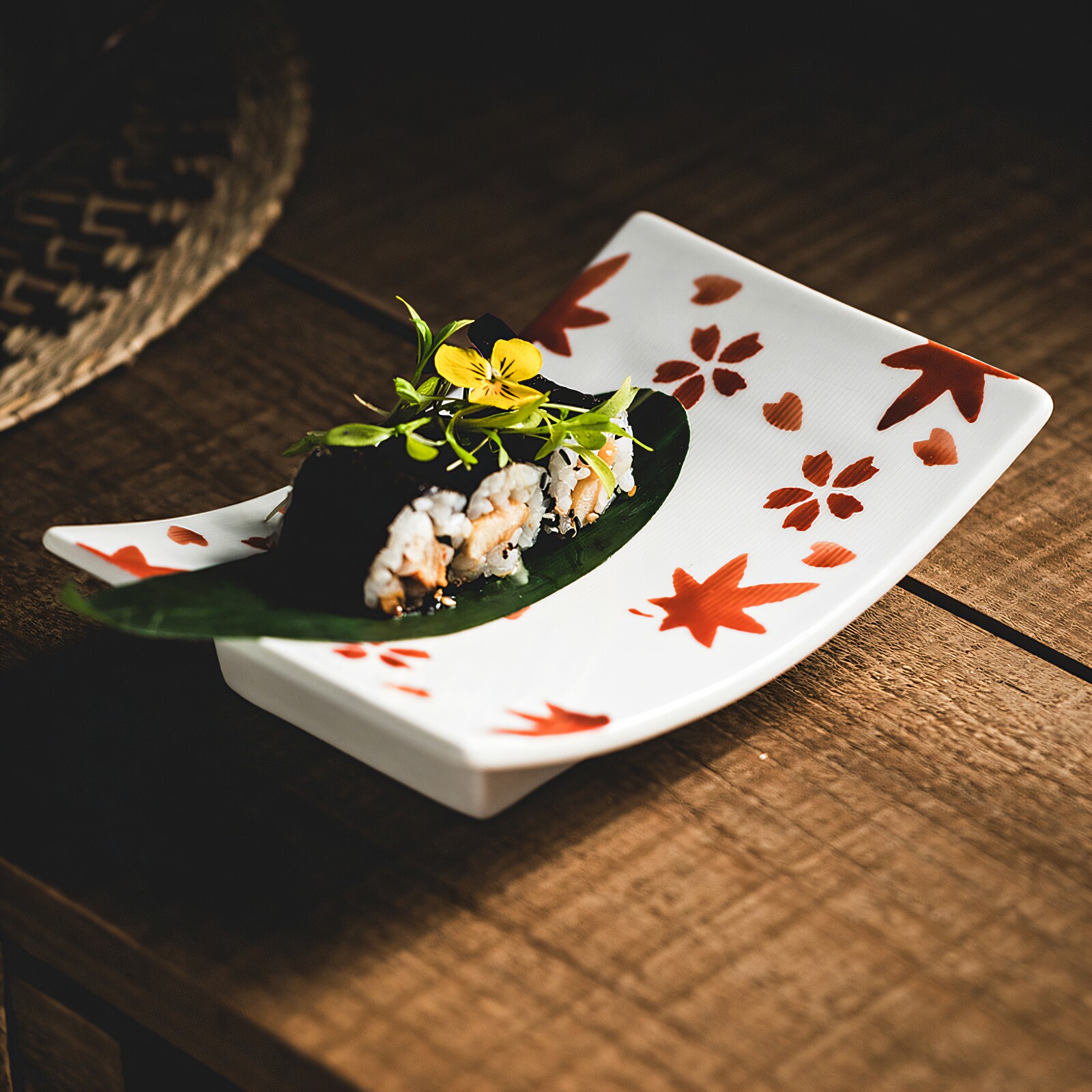 枫叶长方形寿司盘饺子盘日式高脚盘陶瓷翘角盘寿司碟小吃烧烤碟盘