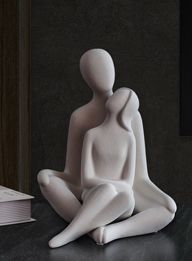 陶瓷磨砂拥抱情侣人物摆件