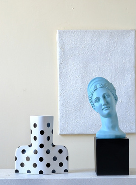 北欧维纳斯人像圣母树脂摆件