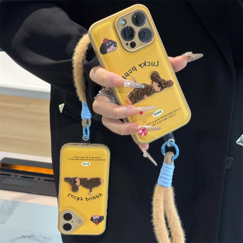 秋冬ins立体刺绣趴趴小狗毛绒挂绳适用iPhone17苹果16Promax手机壳女华为Pura8070荣耀vivoppo小米15皮纹气垫