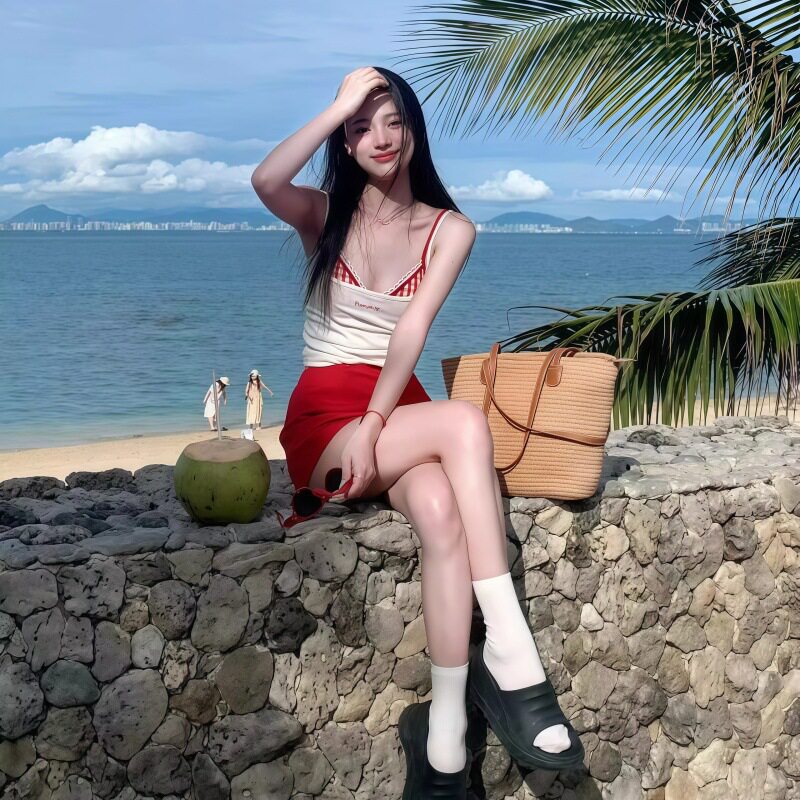 比基尼套装新款吊带裙式性感四件套女高级感海边度假分体泳衣