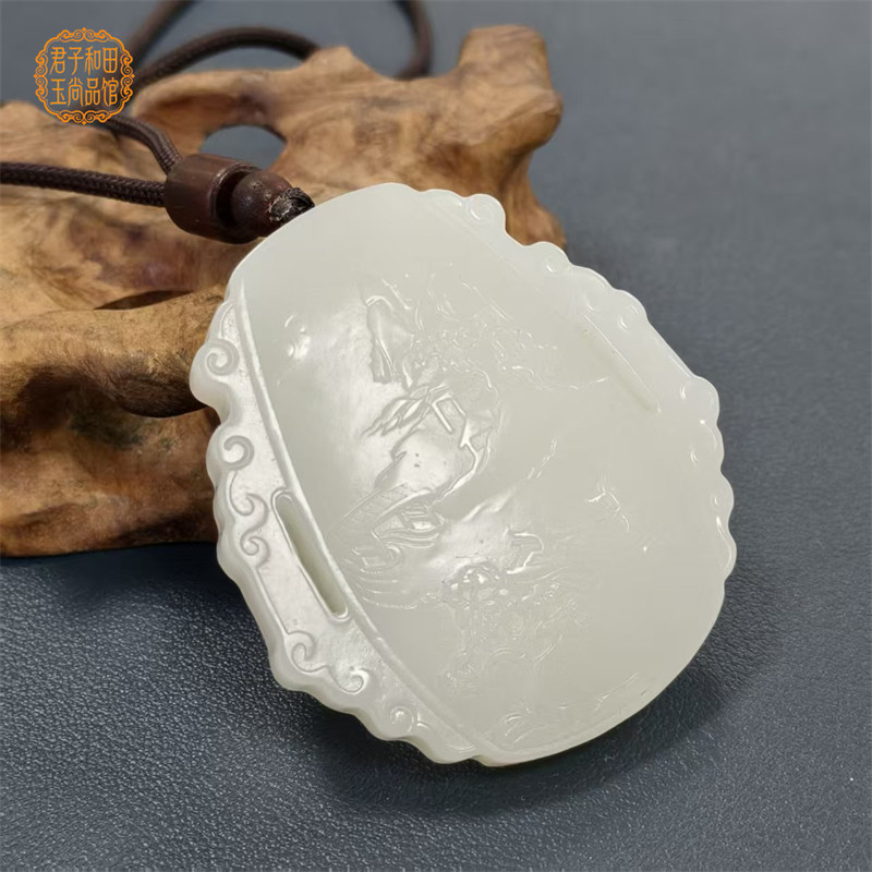 和田玉羊脂白玉山水牌吊坠挂件玉质温润油性十足