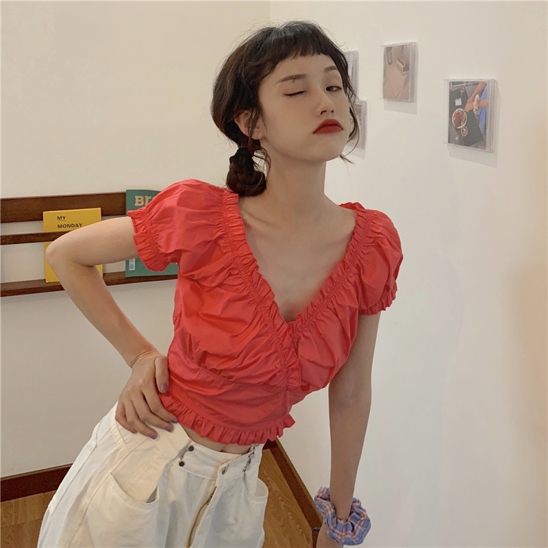 Real price! V-neck short bubble sleeve shirt with auricular edge