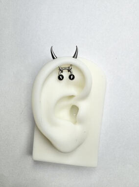 原创F136钛合金魅瞳牛魔恶魔钉耳钉双耳轮钉helix 耳骨钉