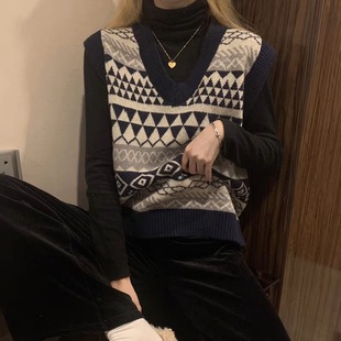 新款 2025秋冬季 宽松复古V领拼色针织背心叠穿显瘦马甲外穿女毛衣