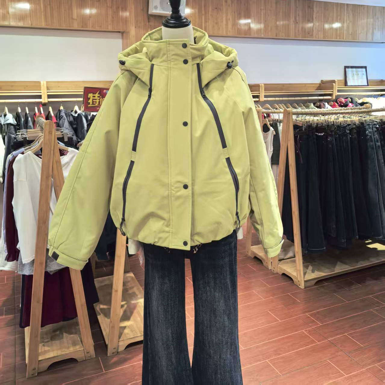 MLC美丽穿2025韩版连帽派克服女短款宽松休闲百搭冲锋衣外套绿色