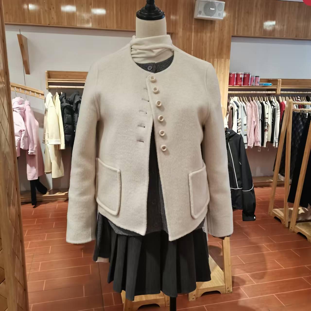 MLC美丽穿2025冬季新款小香风羊绒大衣短款圆领女双面羊毛呢大衣