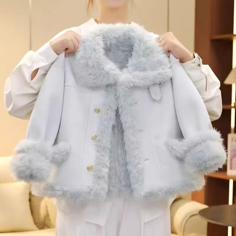 女童加绒皮毛一体外套