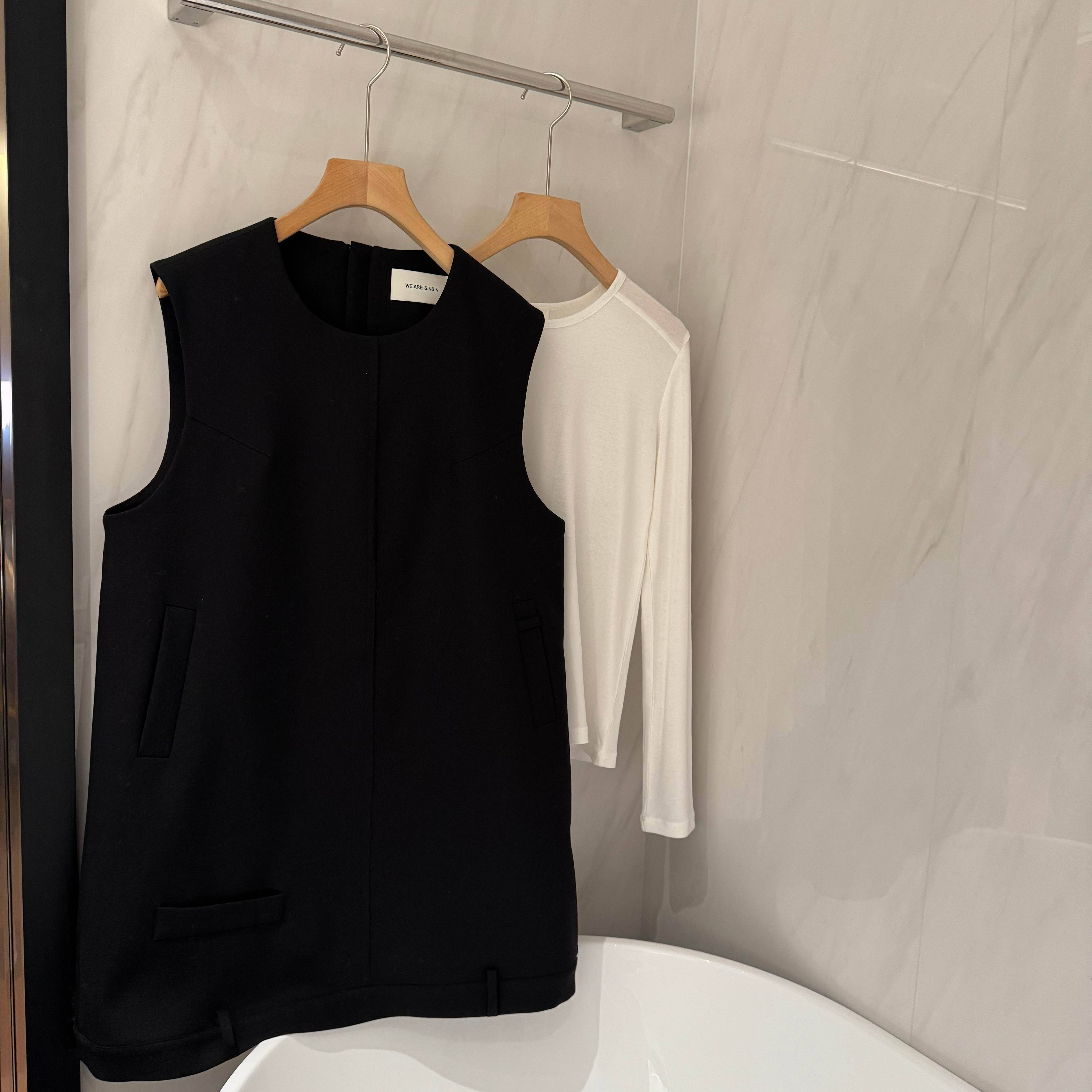 muzi“一见钟情 小黑裙”时髦小众高级感优雅通勤西装背心裙女
