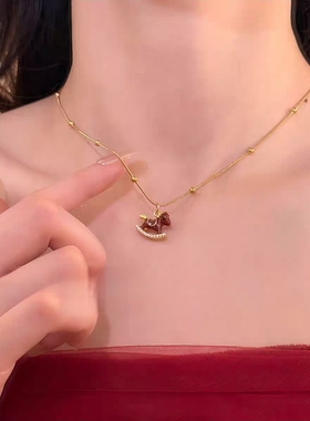 安可拉红色马到成功项链