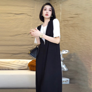 宽松气质T恤背带裙两件套女设计感夏新款透气凉快休闲显瘦连衣裙