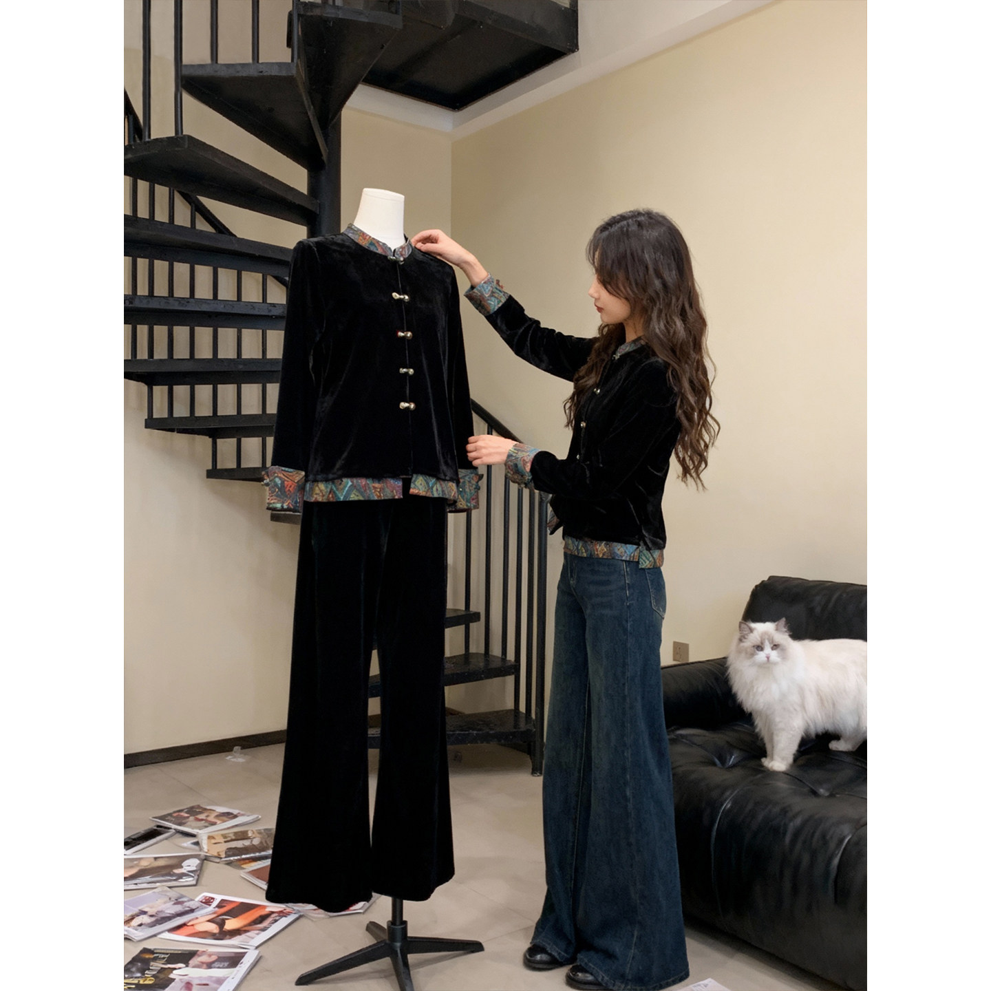 新中式国风高级感黑色丝绒盘扣外套女春秋新款绝美巨好看的小上衣