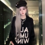 黑色