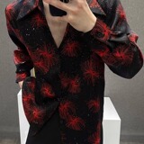红色