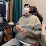 灰色