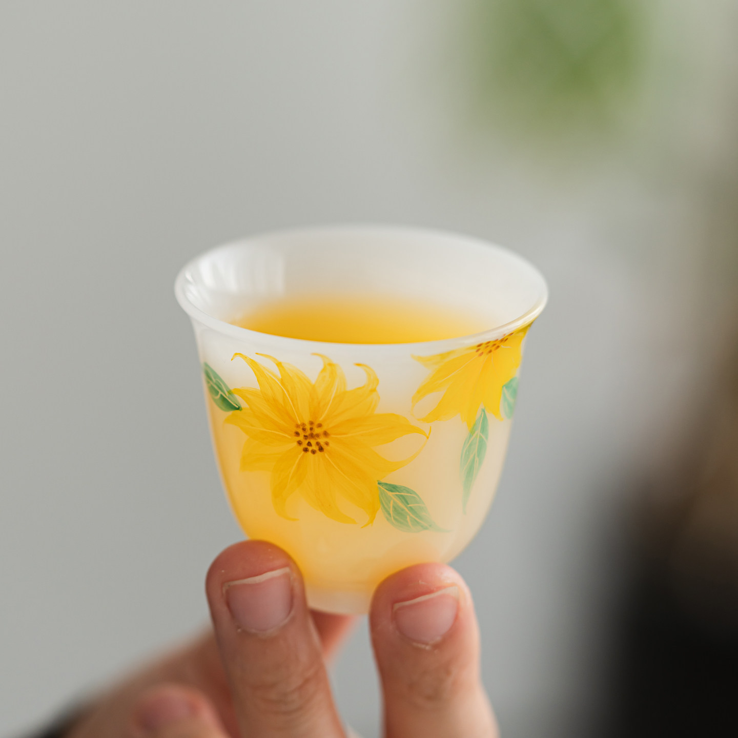 苏氏陶瓷手绘釉下彩品茗杯冰种玉瓷创意向日葵客杯不烫手功夫茶杯