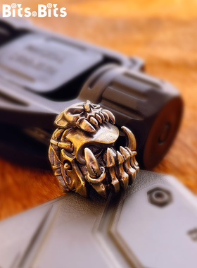 黄铜半兽人刀坠EDC兽人DIY手链伞绳折刀手电筒配饰挂件拉链吊坠