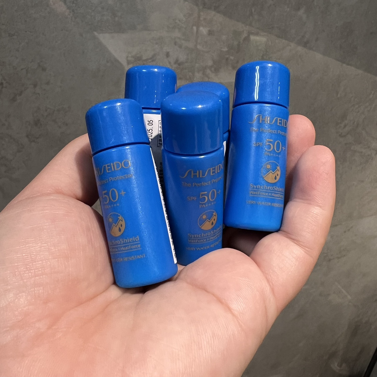 资生堂新艳阳夏臻效水动力防护乳液7ml*5  蓝胖子防晒 到25年5月