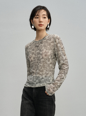 【野性优雅】显瘦T恤女26春季新款满印圆领长袖柔软舒适打底上衣