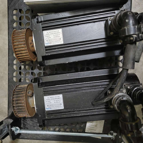 东伺服驱动器型号，JSDA-75A3，2个