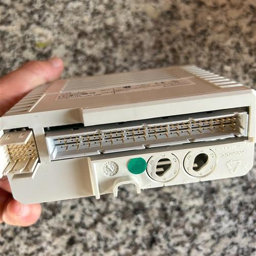 库存全新数字量模块DO815,拆机件,成色新,功能包好,需询价