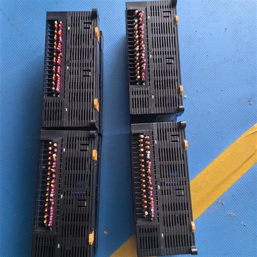 库存全新CP1E-N60DR-D   二手拆机   成色非常漂亮需询价