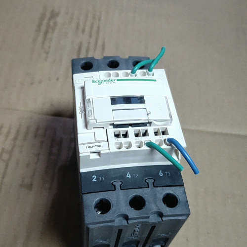 LC1D40A3BD 三极接触器 24VDC 弹簧端