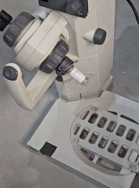 buchi步琪R200旋转蒸发仪，上方少了一块什么东西