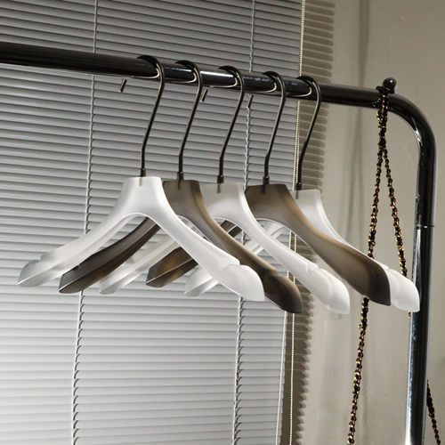 成人磨砂亚克力衣架服装店定制