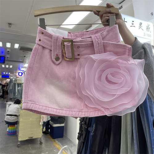玫瑰花朵装饰牛仔a字短裙