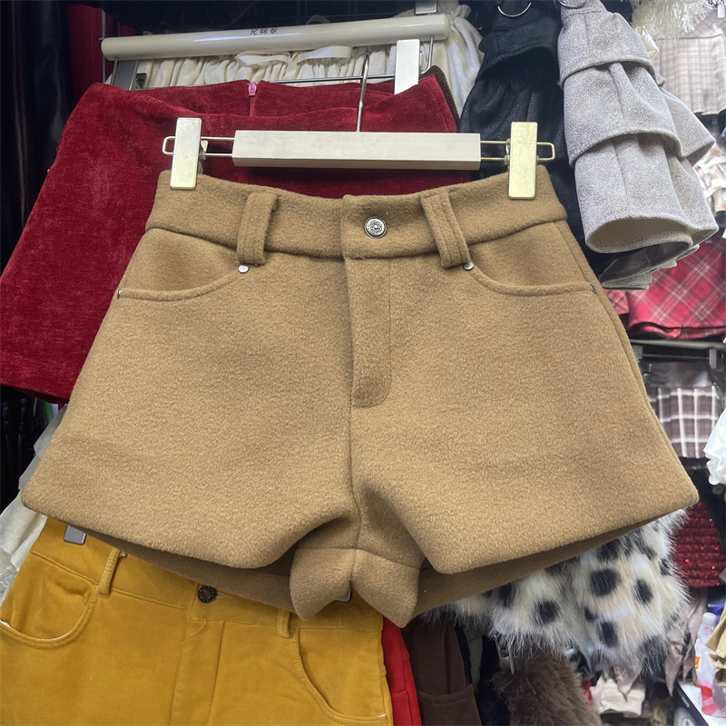 美式咖色设计感百搭休闲短裤女2025年冬季新款时尚复古加厚短靴裤
