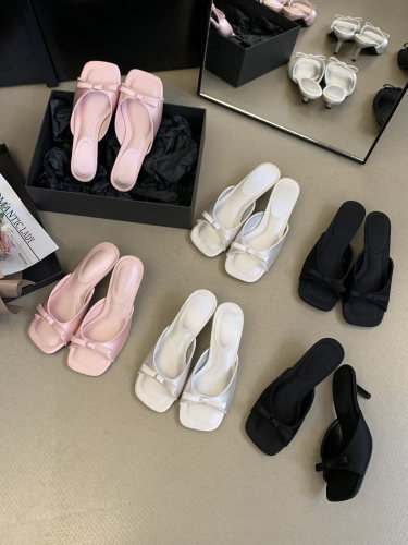 法式气质纯色蝴蝶结方头露趾细跟凉拖鞋2024夏季仙女风外穿高跟鞋