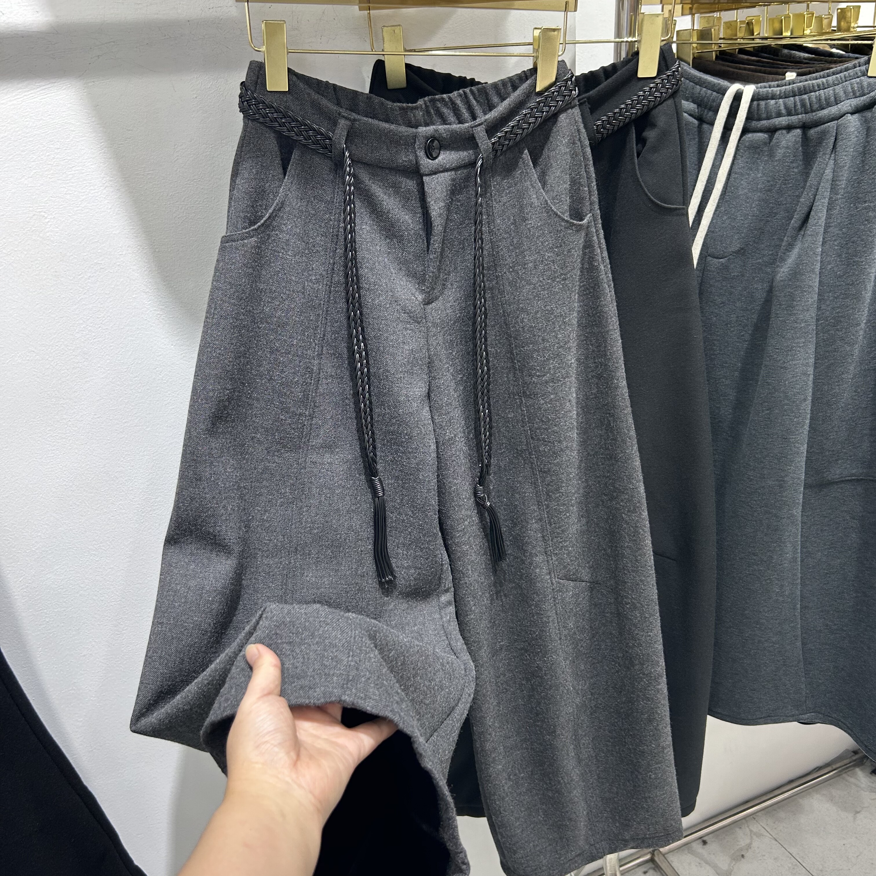 韩系2025秋冬松弛垂感加厚阔腿裤女宽松显瘦拖地小弯刀西装休闲裤