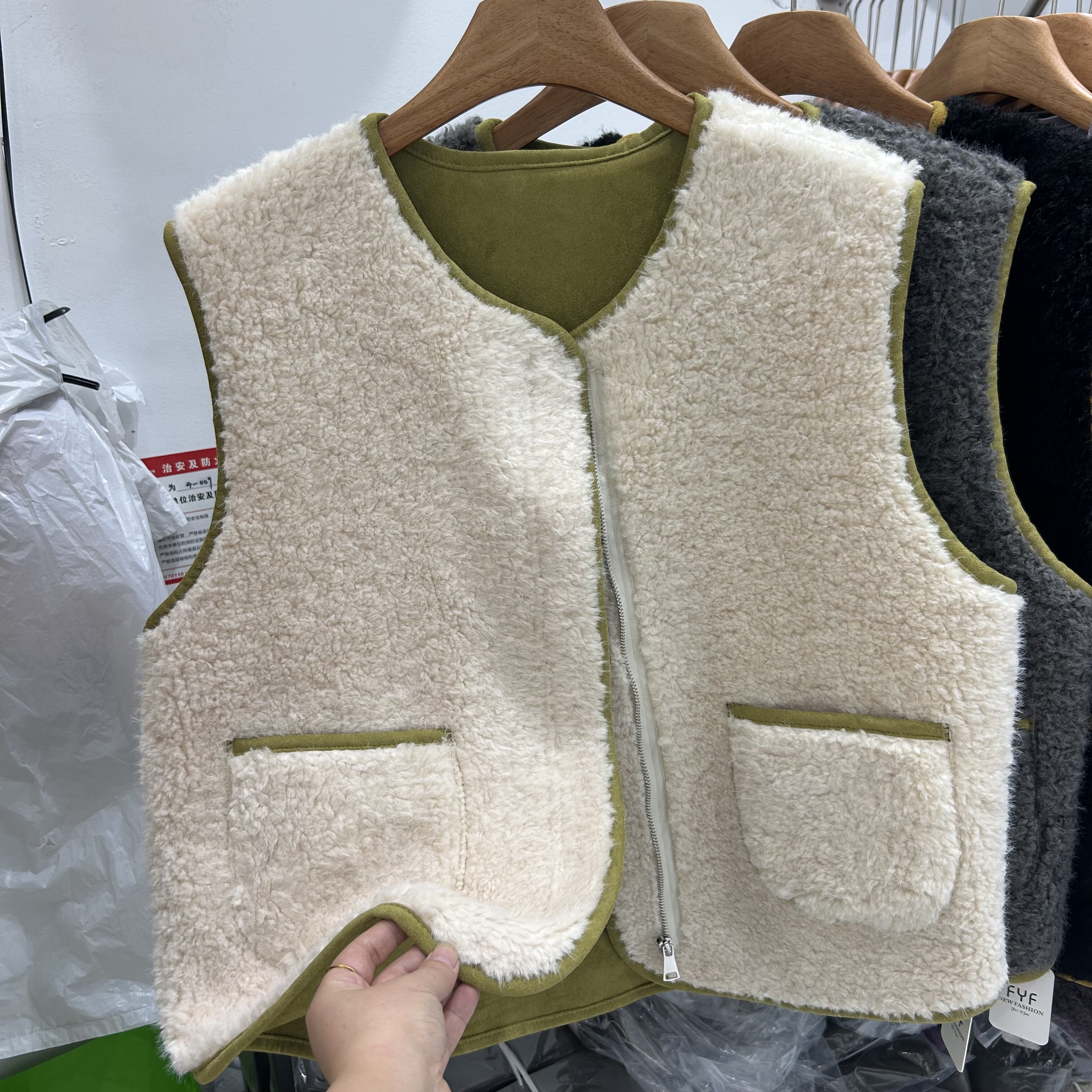 韩系圆领加厚羊羔毛马甲外套女2025秋冬新款宽松显瘦休闲时尚背心