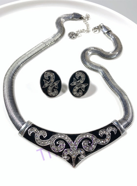 IKITA雕花黑色珐琅耳钉项链套装
