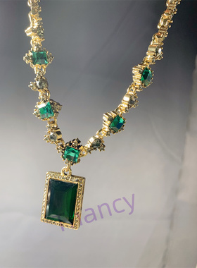 VZ打标绿色方块水晶宝石短款项链