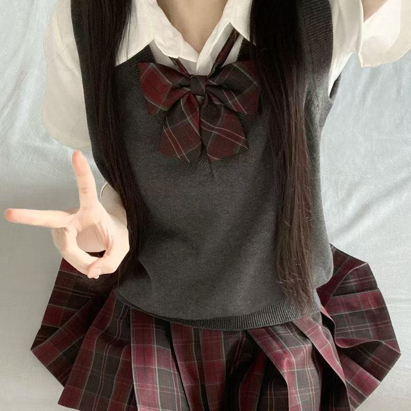 春秋款热销jk马甲背心v领套头毛衣日系学院软妹甜美多色叠穿上衣