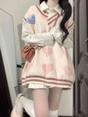 白衬衫 奶甜可爱少女爱心撞色针织毛衣马甲背心女 百褶裙 套装 三件
