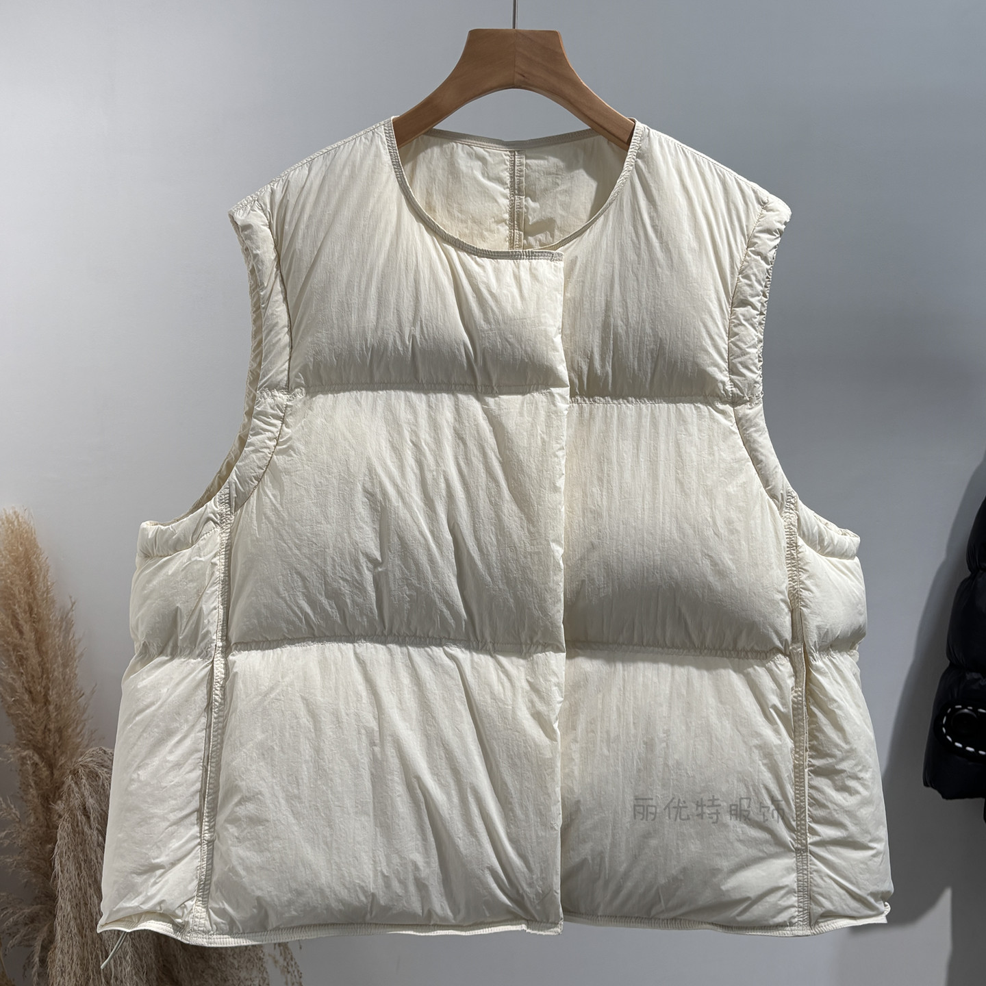 简约短款圆领羽绒服马甲女外搭冬