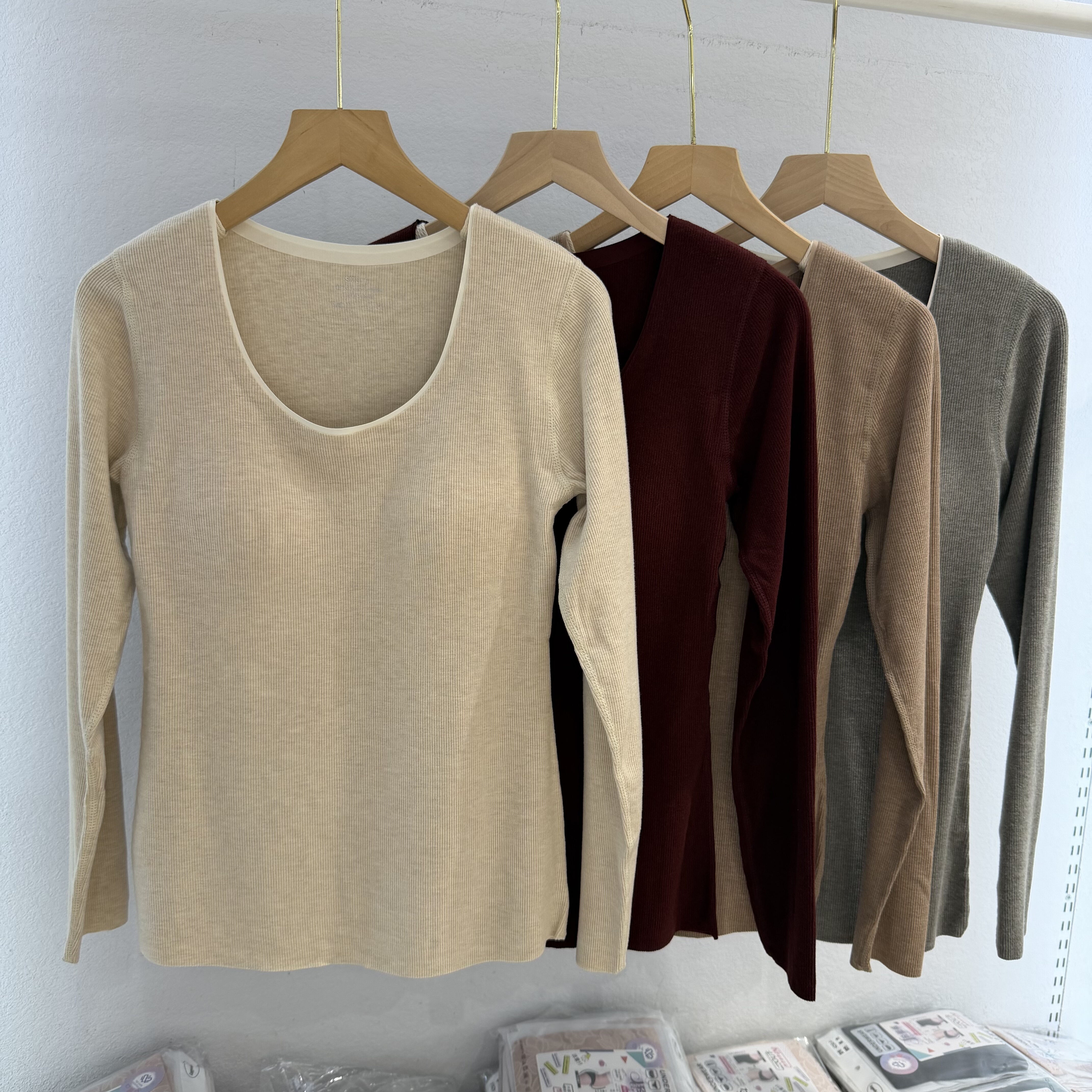 黛美芮3552磨毛保暖内衣女带胸垫打底衫秋冬贴身无痕内搭长袖上衣