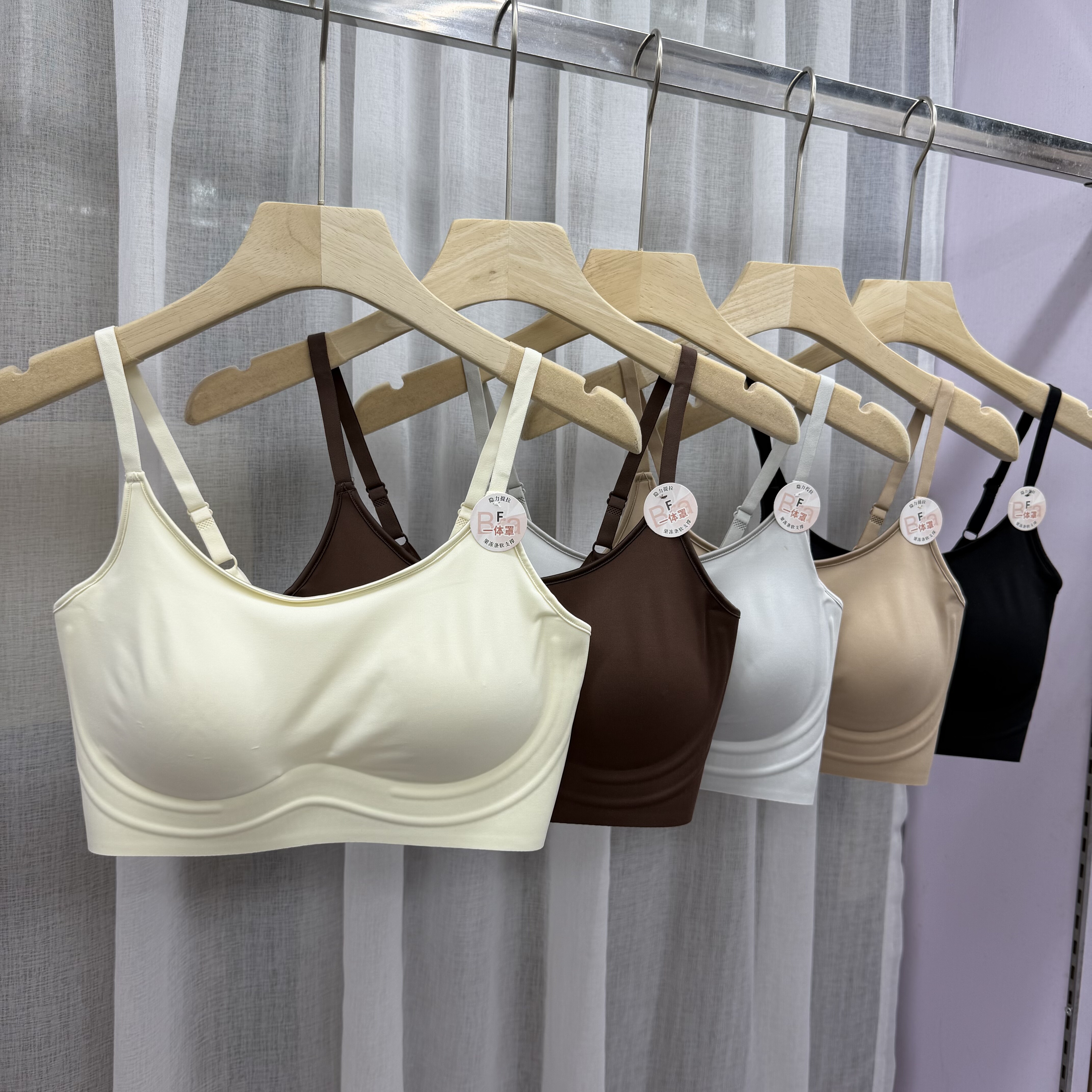 黛美芮5228新款果冻条粉底液隐形美背女固定杯聚拢内衣无痕抹胸女