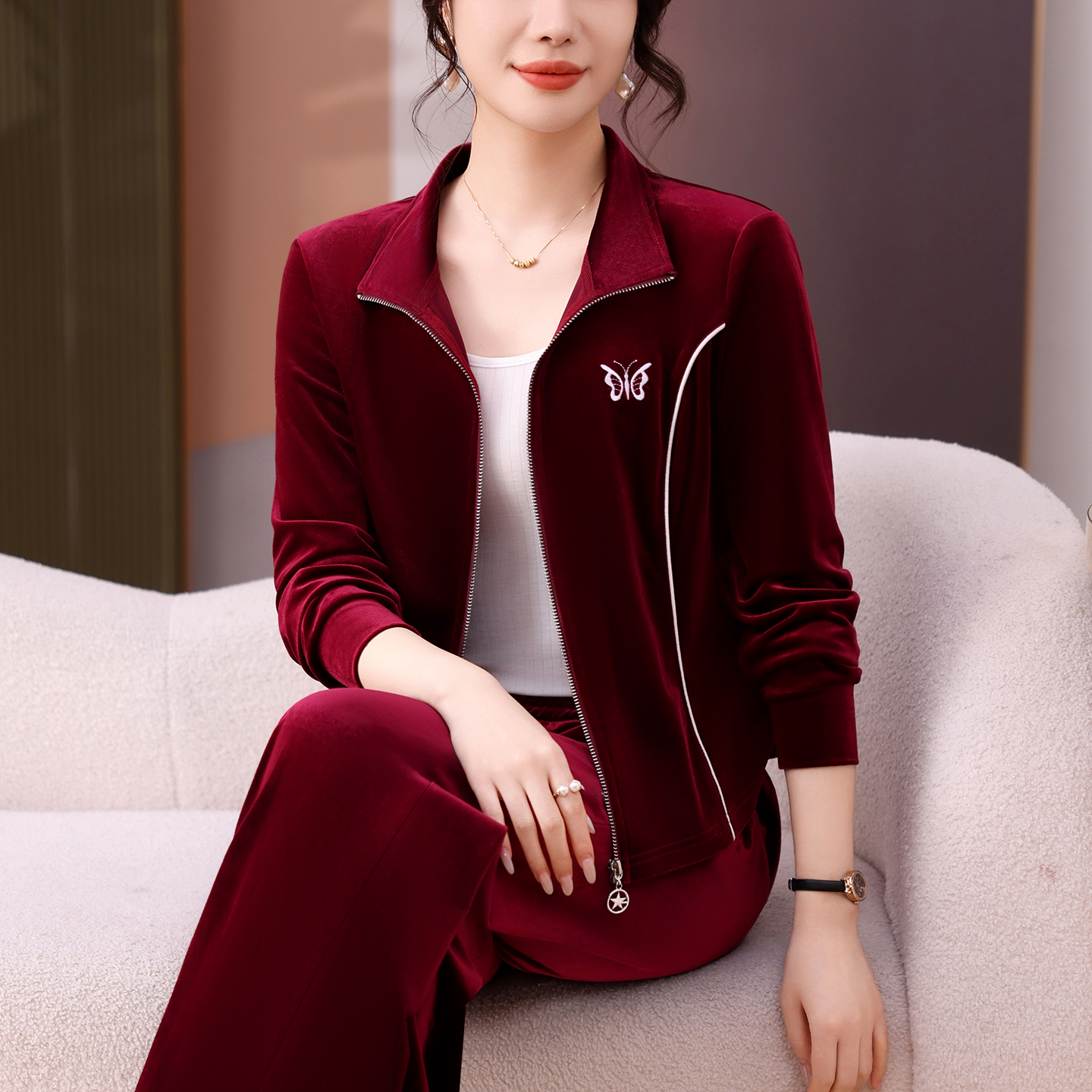 金丝绒运动套装女春秋2025新款时尚洋气减龄立领休闲跑步服两件套