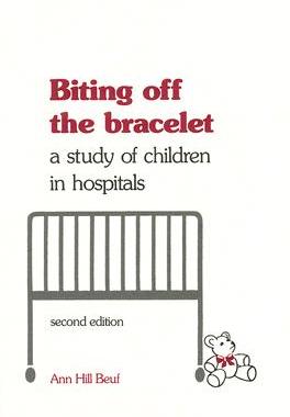 【预售】Biting Off the Bracelet: A Study of Children in