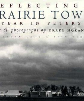 【预订】Reflecting a Prairie Town: A Year in Peterson